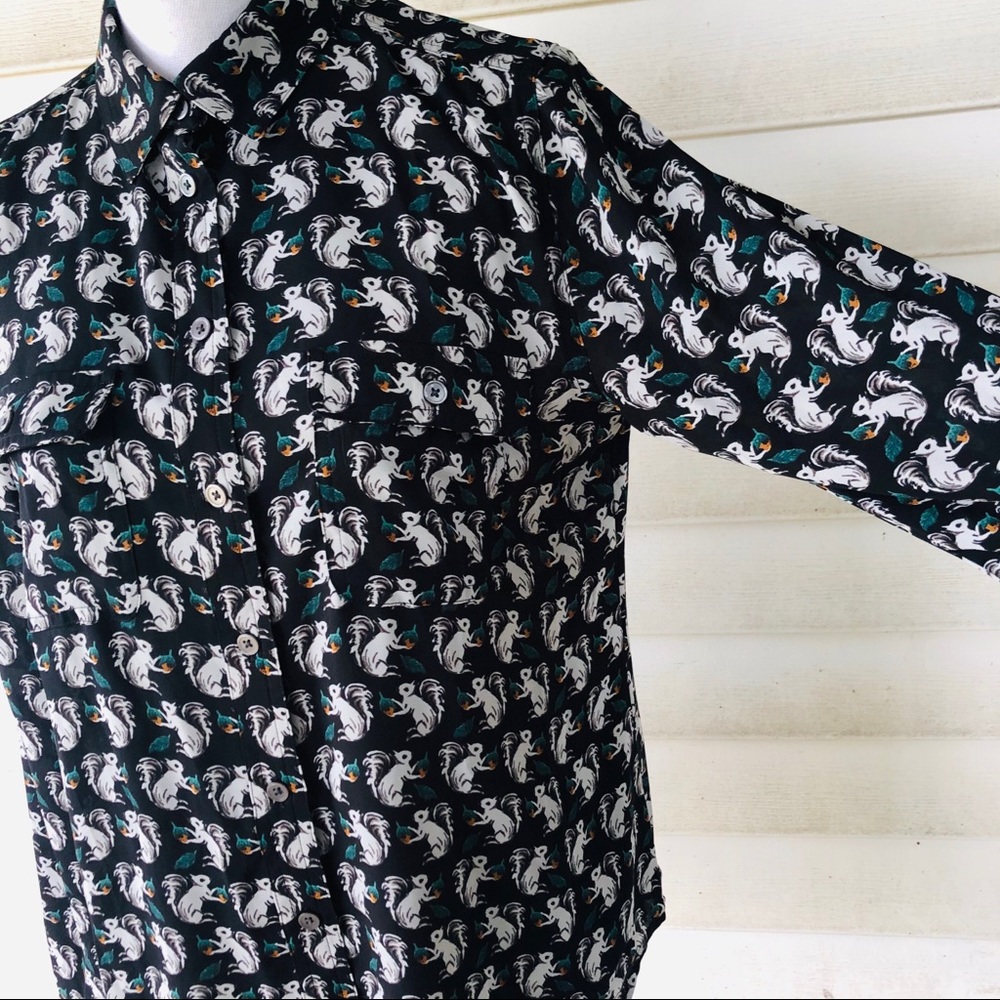 🚫SOLD🚫 Squirrel print Ann Taylor loft blouse - Picture 4 of 8